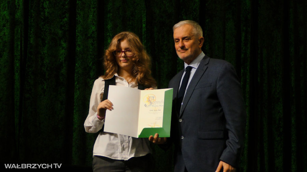 Stypendia dla najzdolniejszych uczniów i studentów