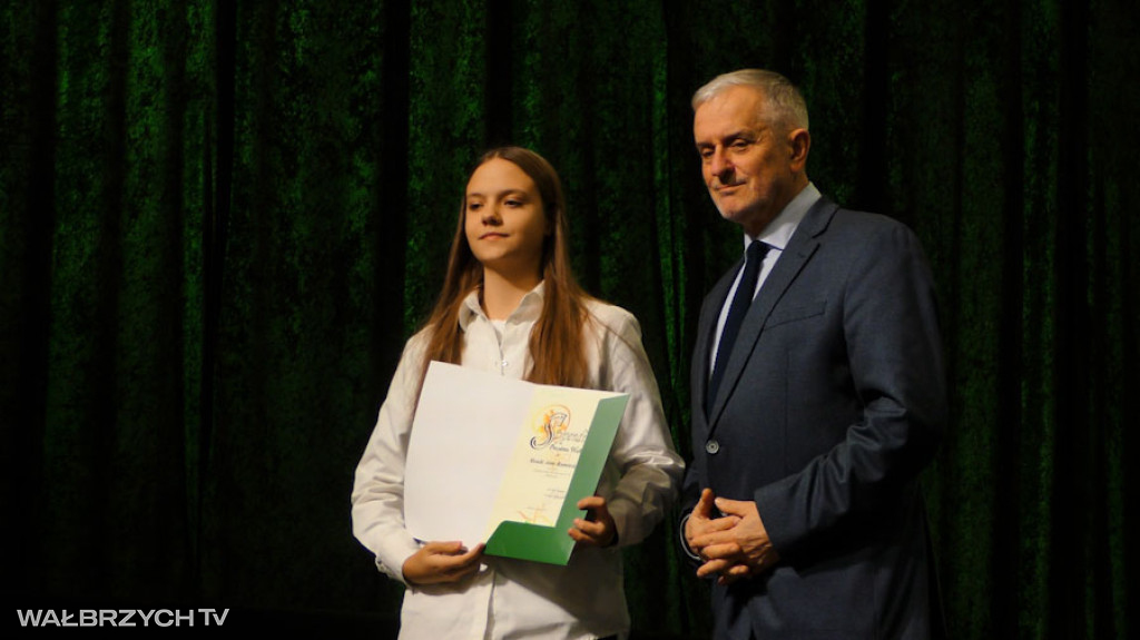 Stypendia dla najzdolniejszych uczniów i studentów