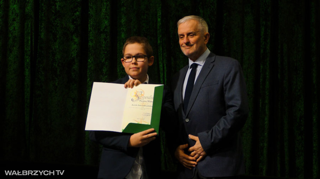 Stypendia dla najzdolniejszych uczniów i studentów