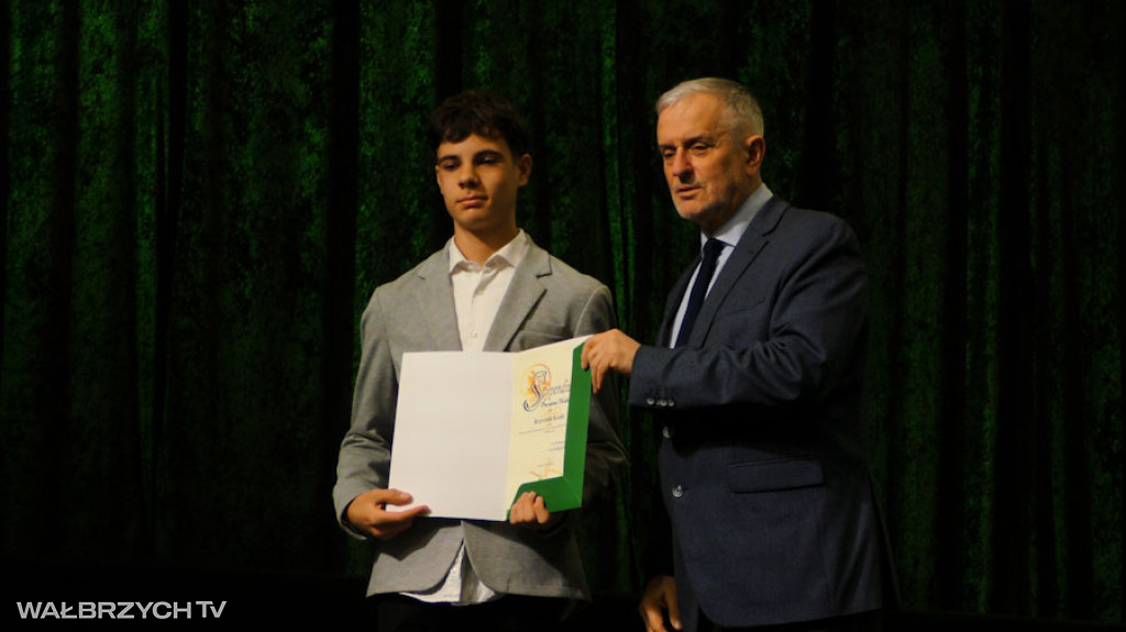 Stypendia dla najzdolniejszych uczniów i studentów