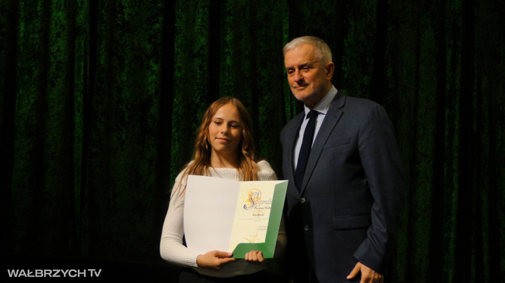 Stypendia dla najzdolniejszych uczniów i studentów