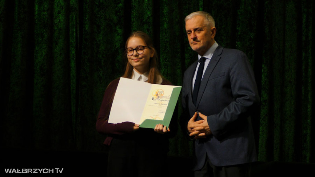 Stypendia dla najzdolniejszych uczniów i studentów