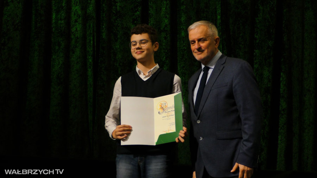 Stypendia dla najzdolniejszych uczniów i studentów