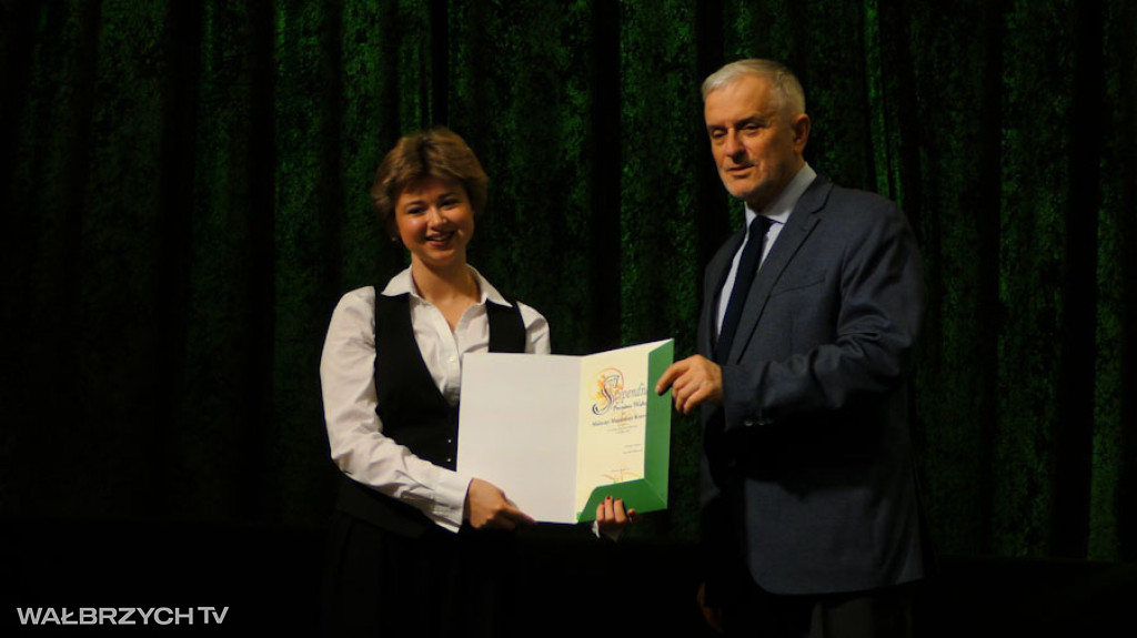 Stypendia dla najzdolniejszych uczniów i studentów