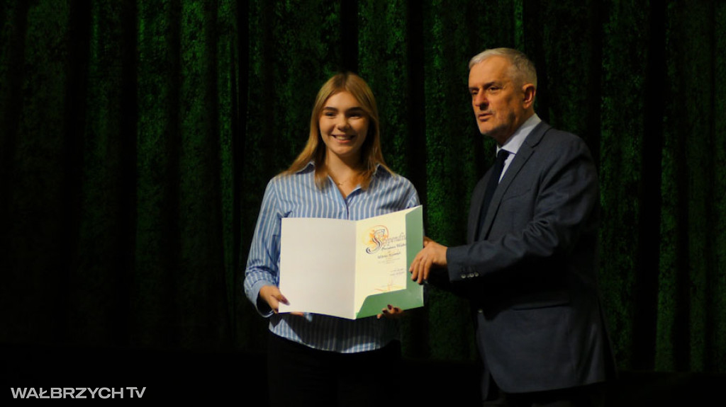 Stypendia dla najzdolniejszych uczniów i studentów