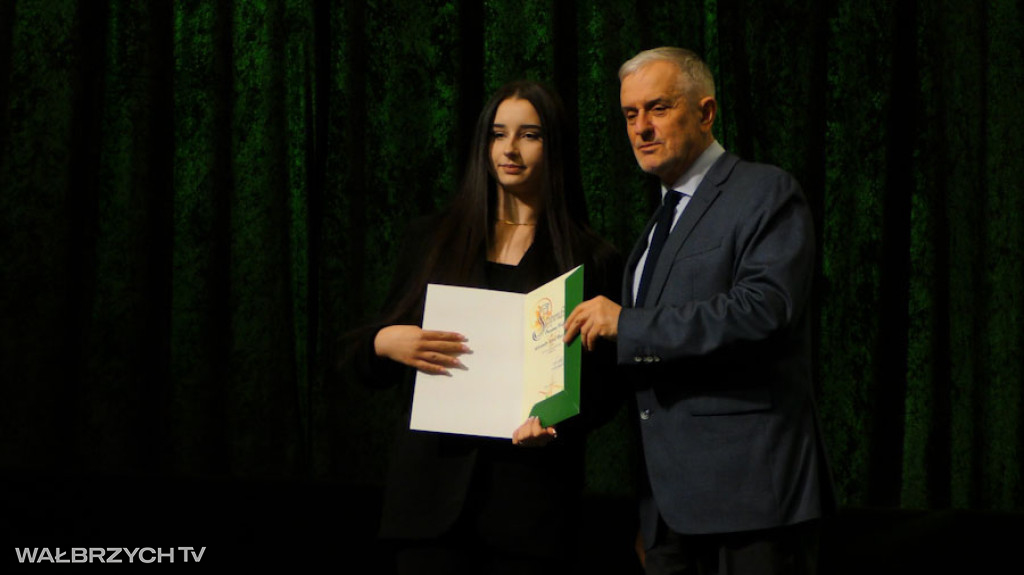 Stypendia dla najzdolniejszych uczniów i studentów