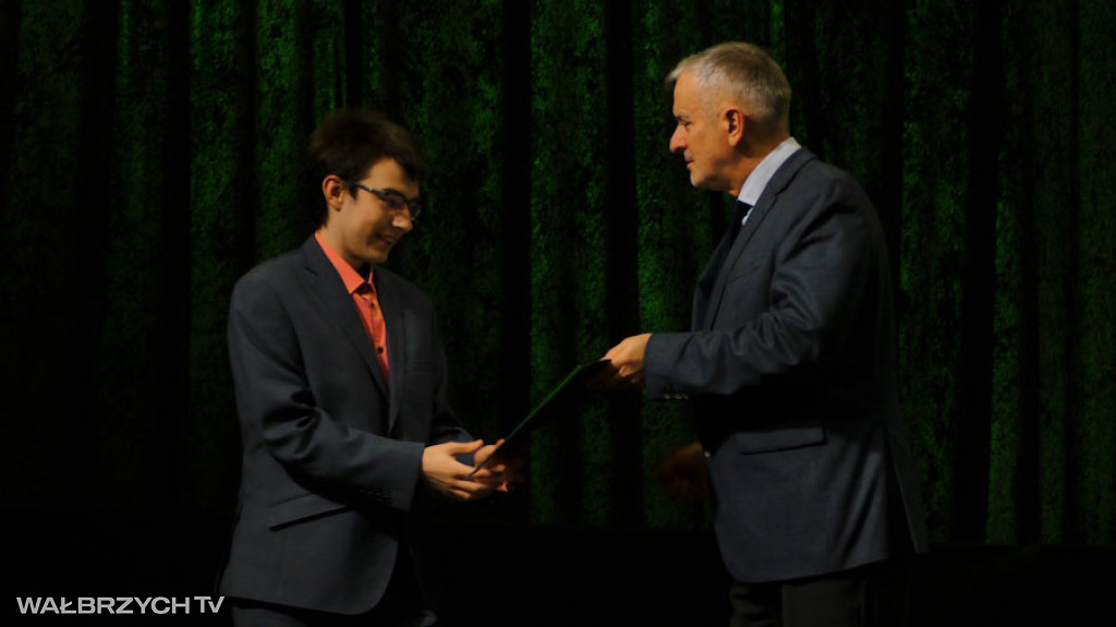 Stypendia dla najzdolniejszych uczniów i studentów