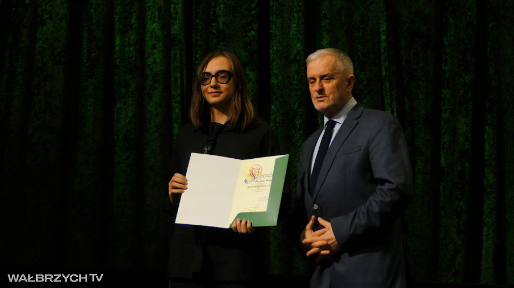 Stypendia dla najzdolniejszych uczniów i studentów