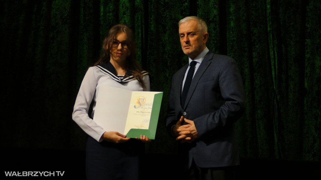 Stypendia dla najzdolniejszych uczniów i studentów