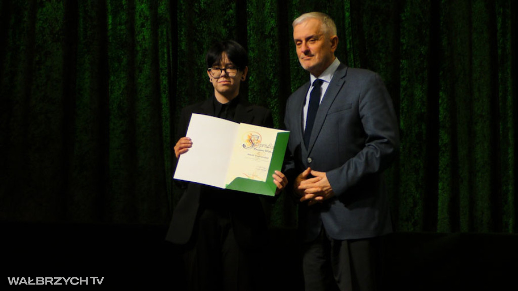 Stypendia dla najzdolniejszych uczniów i studentów