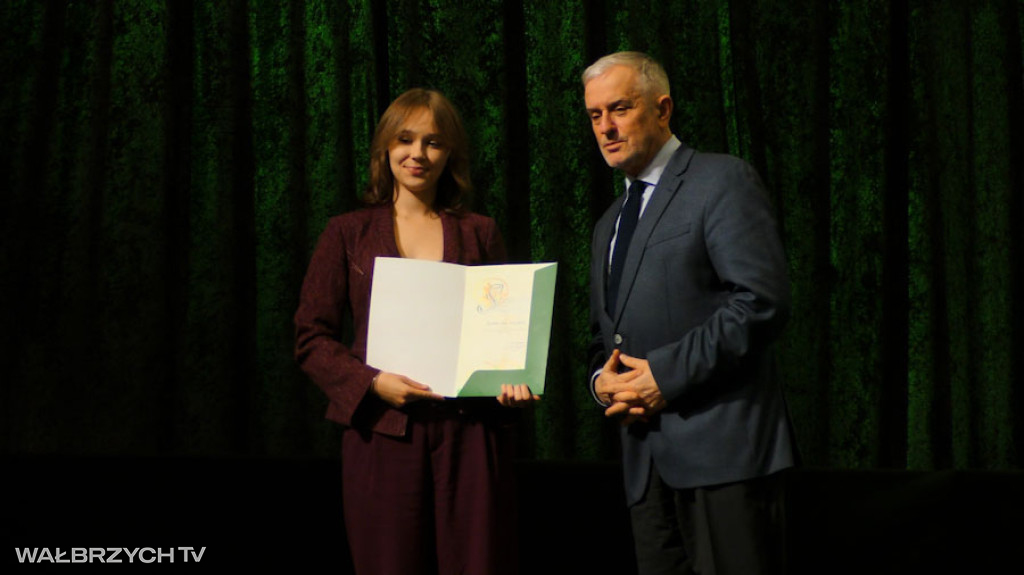 Stypendia dla najzdolniejszych uczniów i studentów