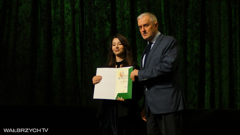 Stypendia dla najzdolniejszych uczniów i studentów