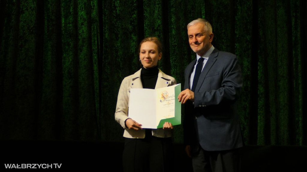 Stypendia dla najzdolniejszych uczniów i studentów