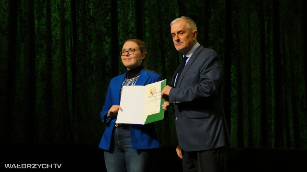 Stypendia dla najzdolniejszych uczniów i studentów