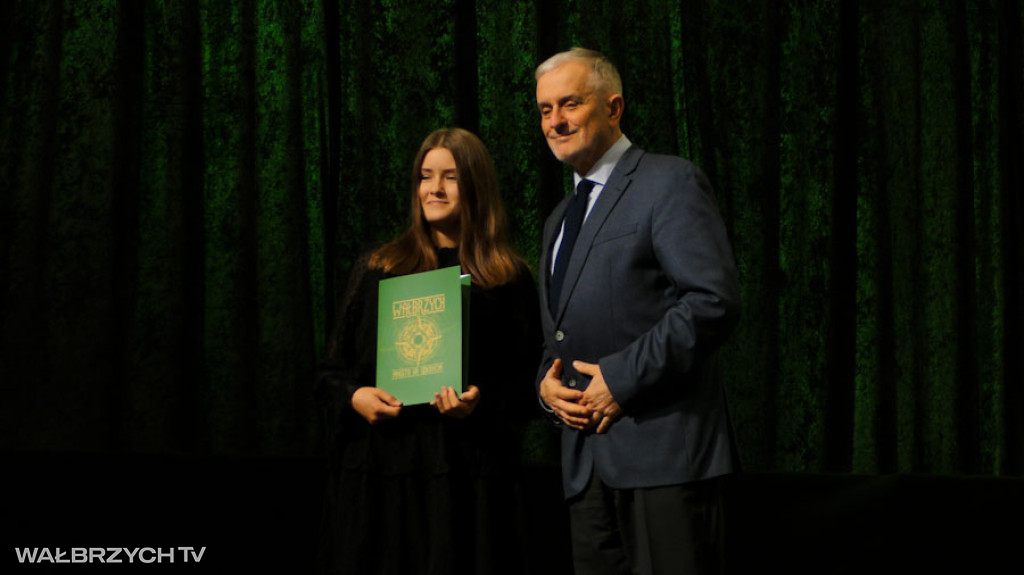 Stypendia dla najzdolniejszych uczniów i studentów