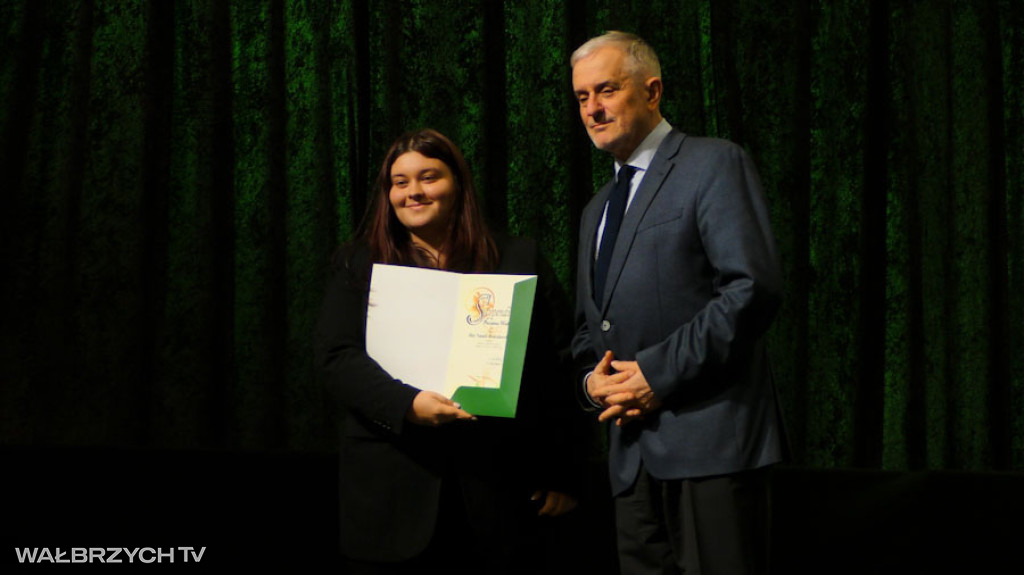 Stypendia dla najzdolniejszych uczniów i studentów