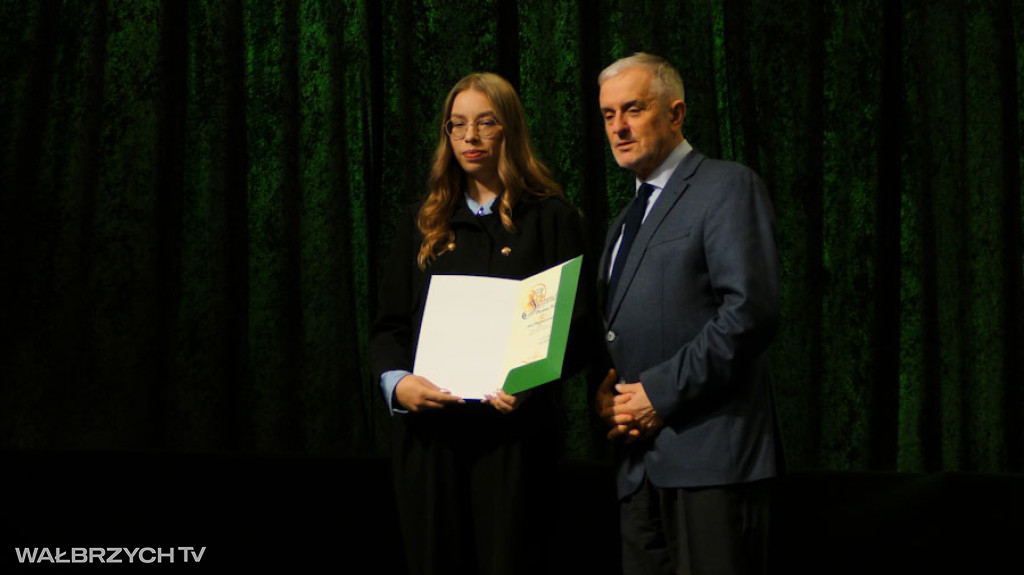 Stypendia dla najzdolniejszych uczniów i studentów