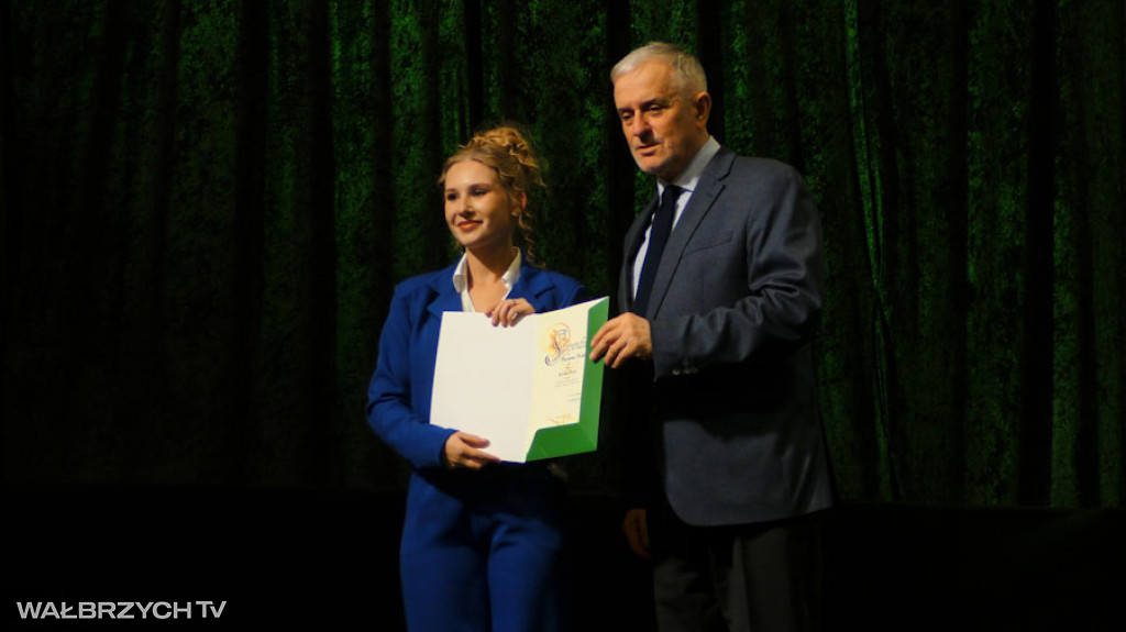 Stypendia dla najzdolniejszych uczniów i studentów