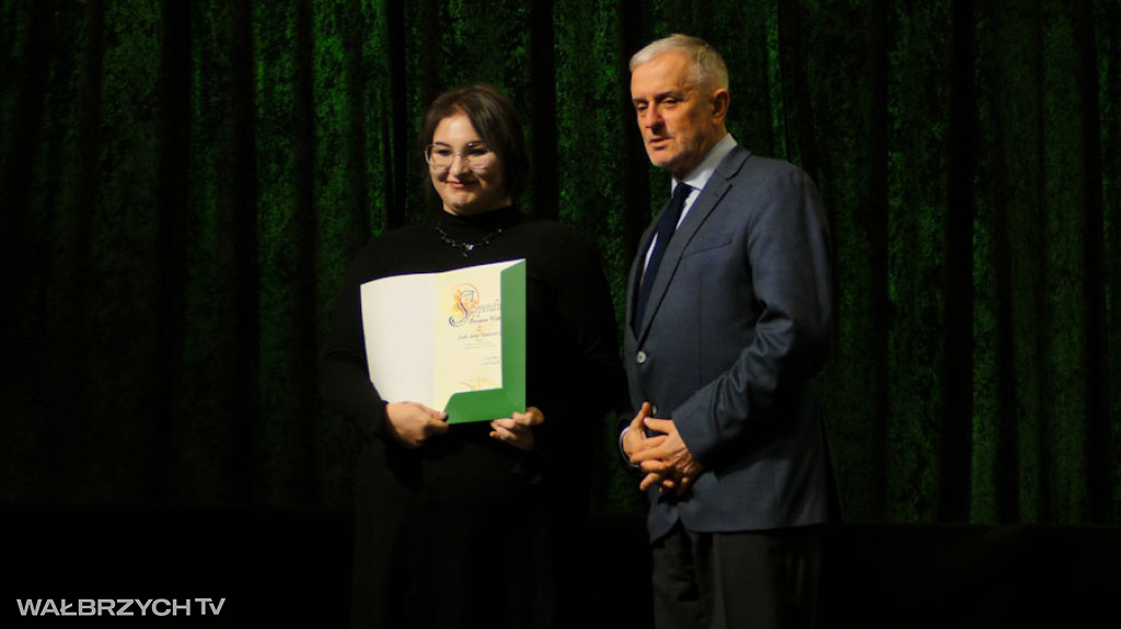 Stypendia dla najzdolniejszych uczniów i studentów