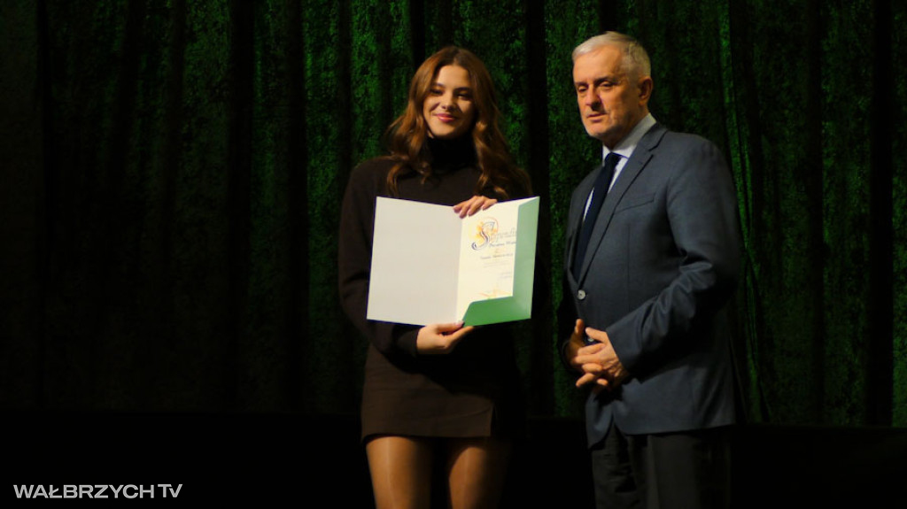 Stypendia dla najzdolniejszych uczniów i studentów