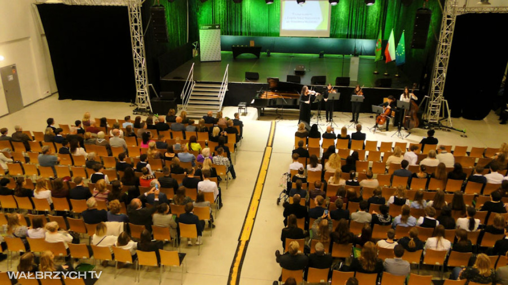 Stypendia dla najzdolniejszych uczniów i studentów