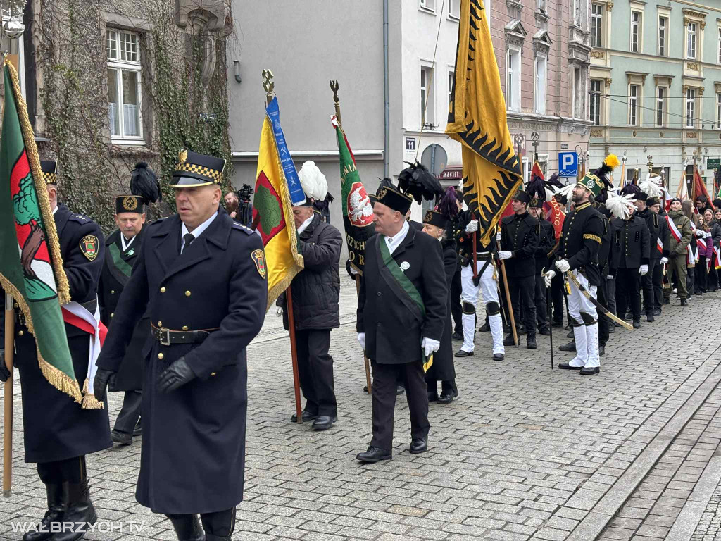 Parada Górnicza przeszła ulicami Wałbrzycha