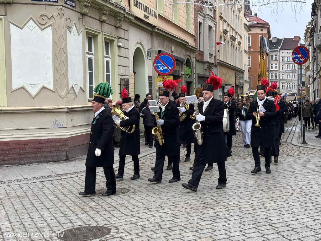 Parada Górnicza przeszła ulicami Wałbrzycha