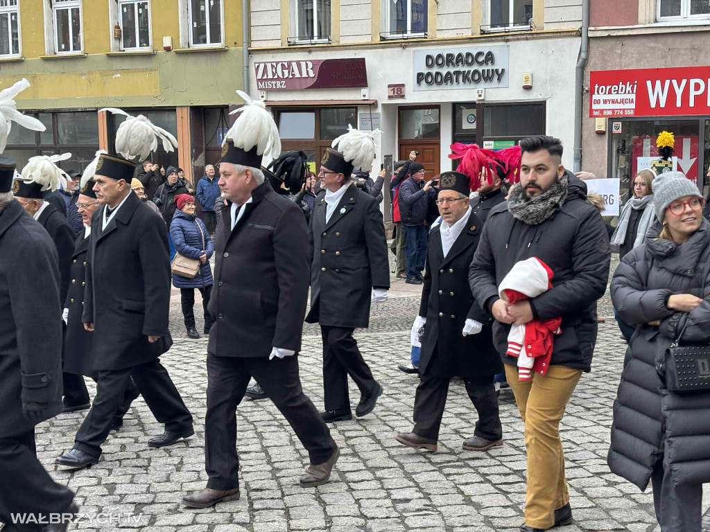 Parada Górnicza przeszła ulicami Wałbrzycha
