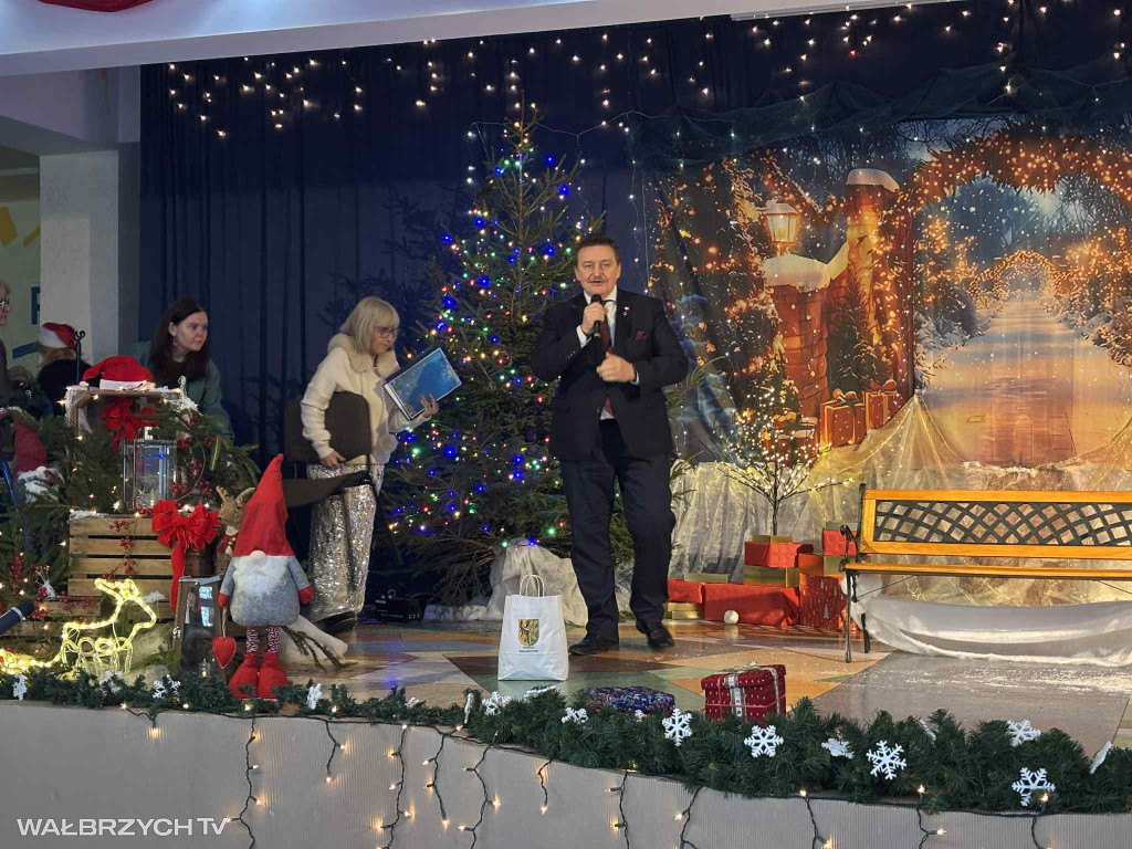 Wigilia i jarmark w Szkole Specjalnej nr 10