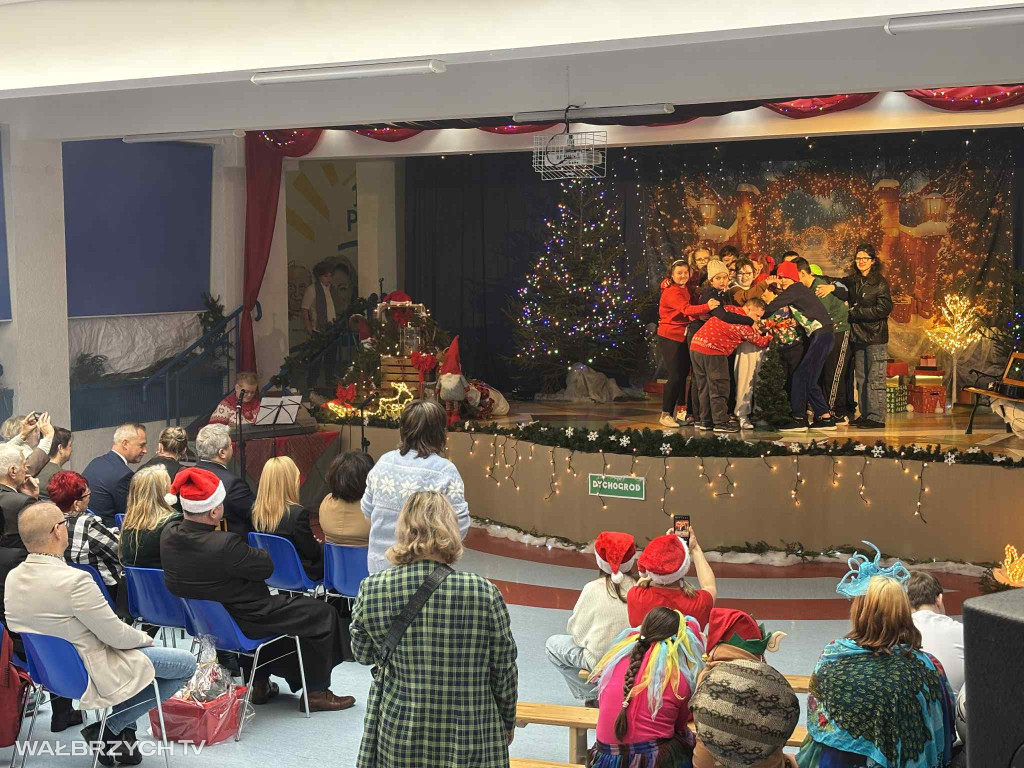 Wigilia i jarmark w Szkole Specjalnej nr 10