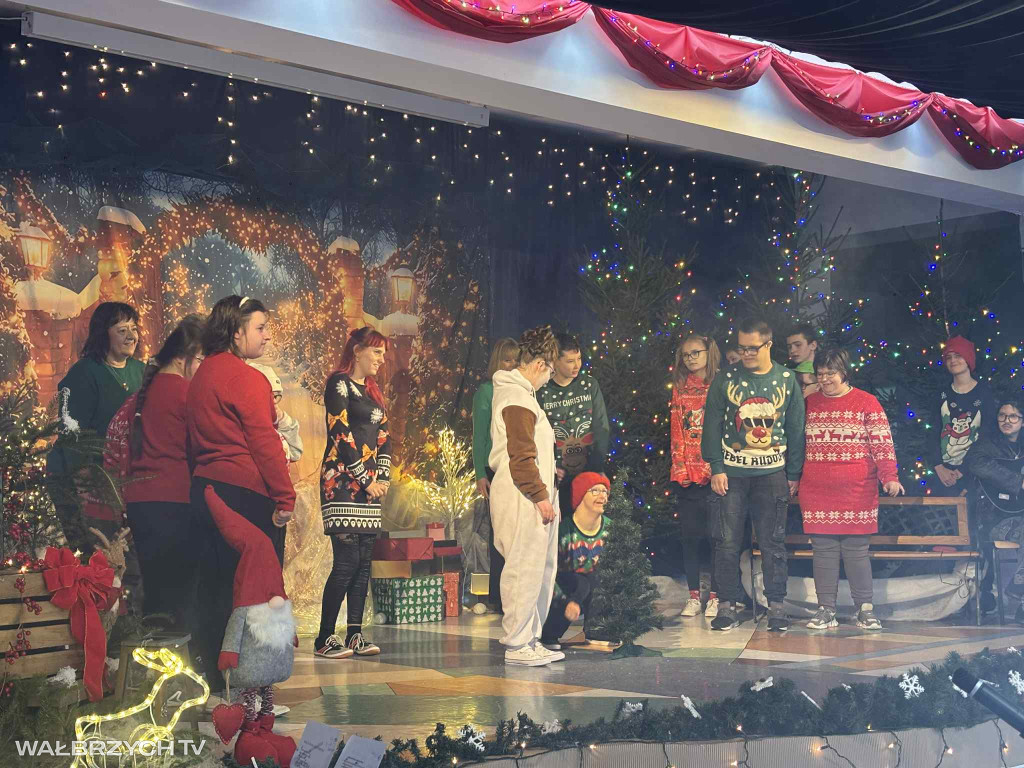 Wigilia i jarmark w Szkole Specjalnej nr 10