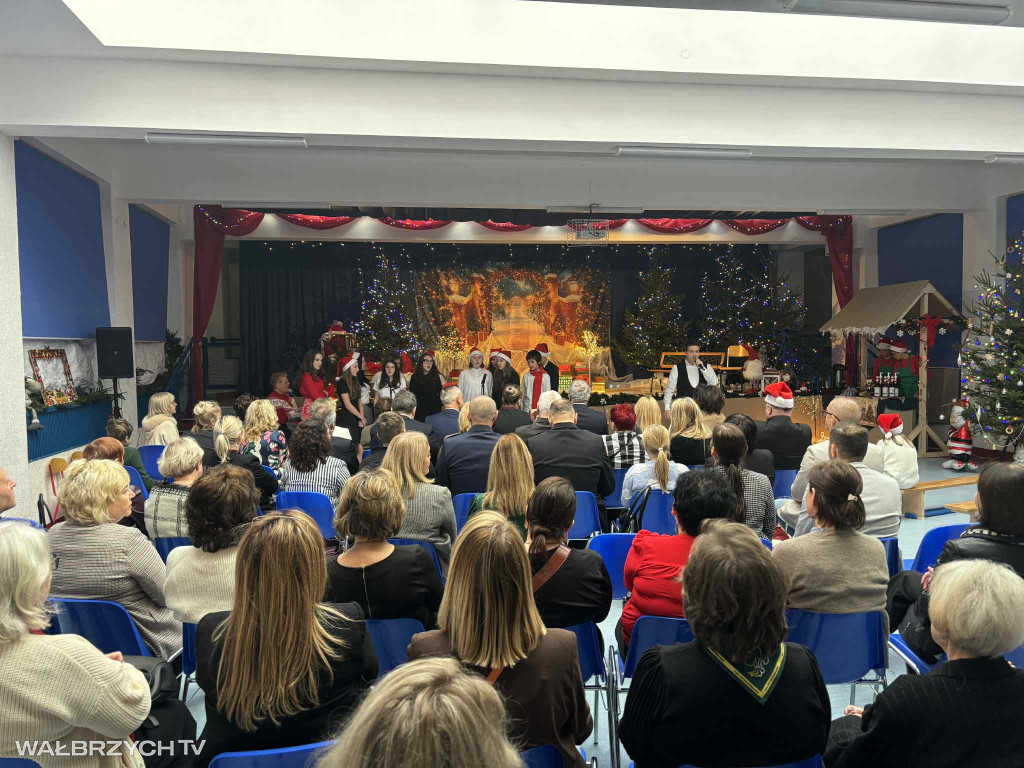 Wigilia i jarmark w Szkole Specjalnej nr 10