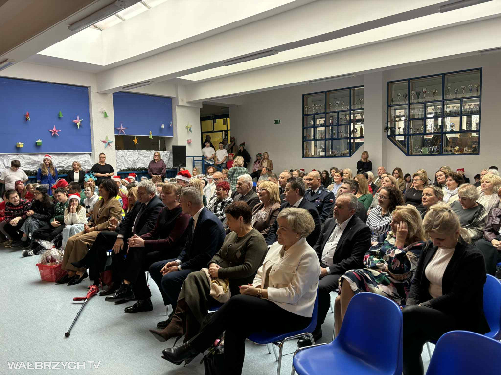 Wigilia i jarmark w Szkole Specjalnej nr 10