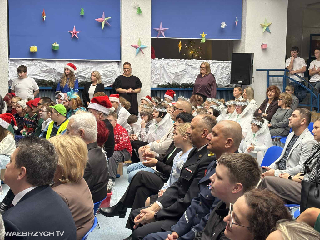 Wigilia i jarmark w Szkole Specjalnej nr 10