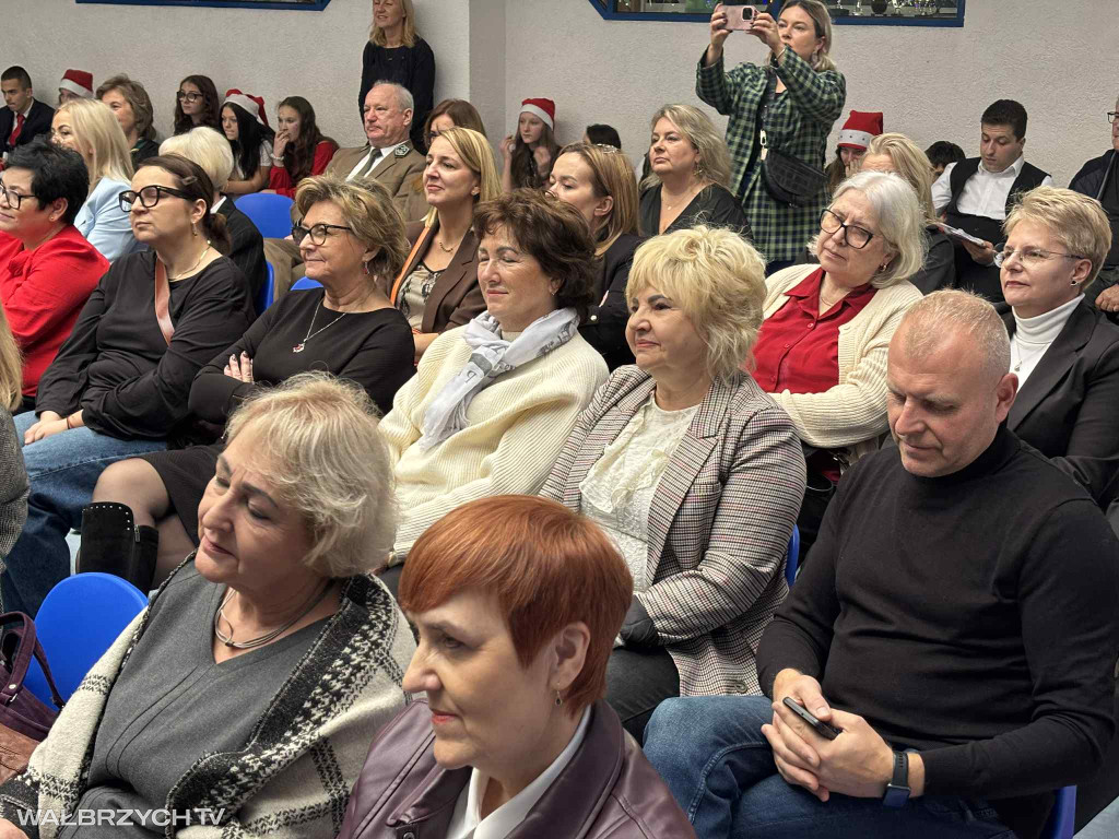 Wigilia i jarmark w Szkole Specjalnej nr 10