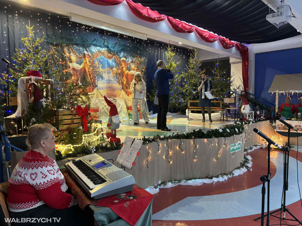 Wigilia i jarmark w Szkole Specjalnej nr 10