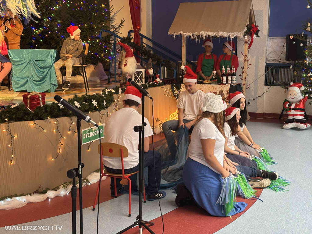 Wigilia i jarmark w Szkole Specjalnej nr 10