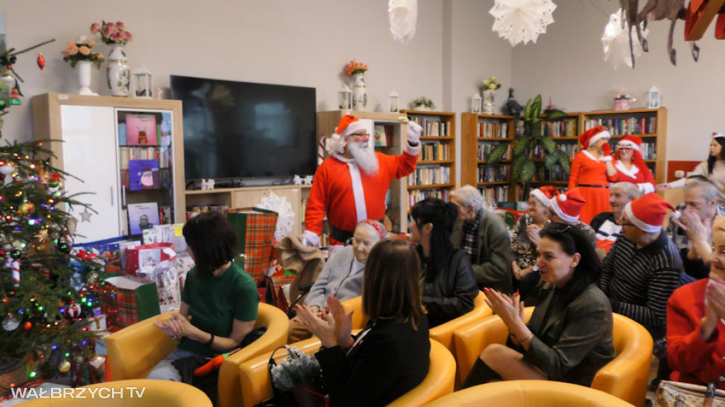 Mikołaj odwiedził wałbrzyskich seniorów