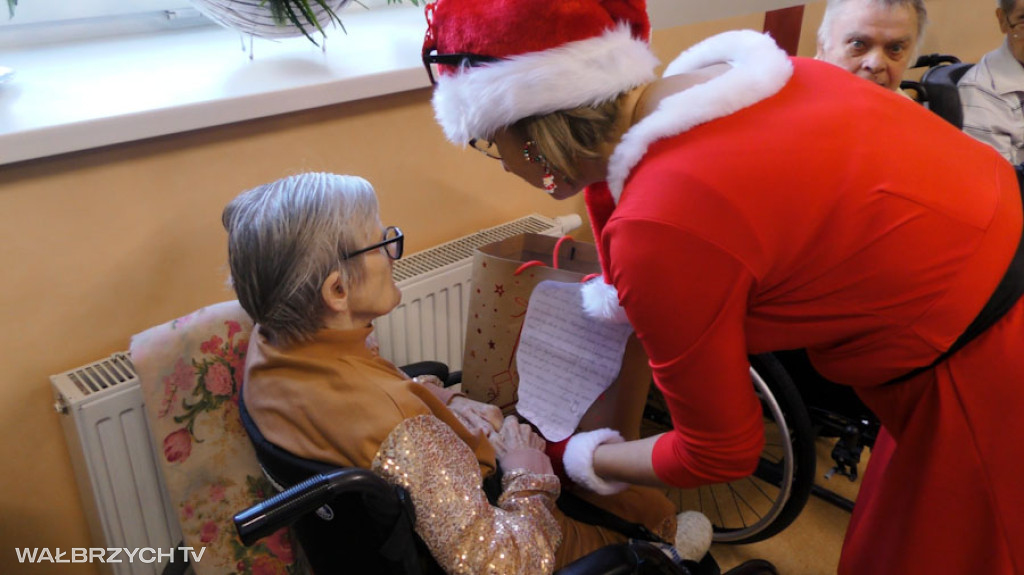 Mikołaj odwiedził wałbrzyskich seniorów