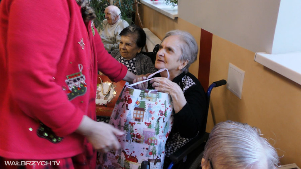 Mikołaj odwiedził wałbrzyskich seniorów