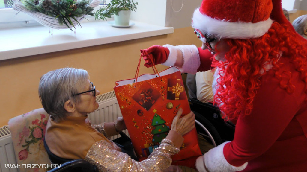 Mikołaj odwiedził wałbrzyskich seniorów