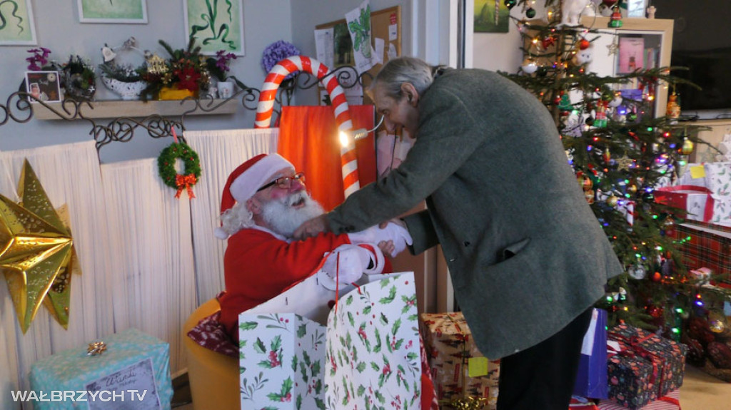 Mikołaj odwiedził wałbrzyskich seniorów
