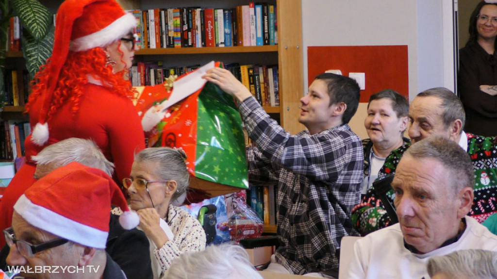 Mikołaj odwiedził wałbrzyskich seniorów