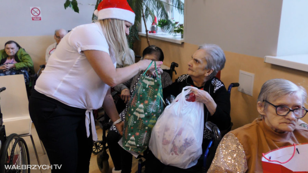Mikołaj odwiedził wałbrzyskich seniorów