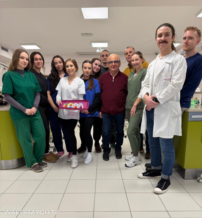 Absolwenci ANS z dyplomami