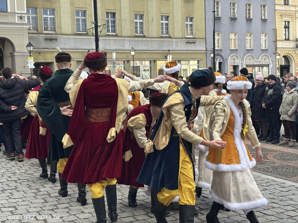 Zatańczyli Poloneza w wałbrzyskim Rynku
