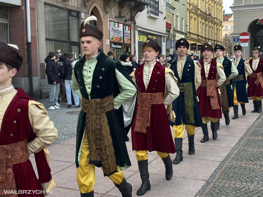 Zatańczyli Poloneza w wałbrzyskim Rynku