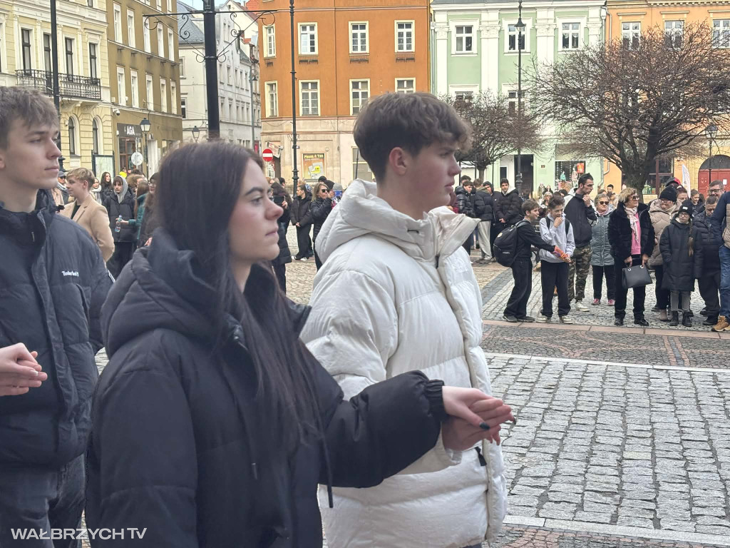 Zatańczyli Poloneza w wałbrzyskim Rynku