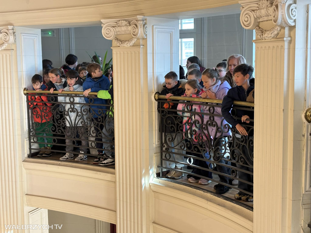 Około 300 dzieci uroczyście odśpiewało Hymn Polski