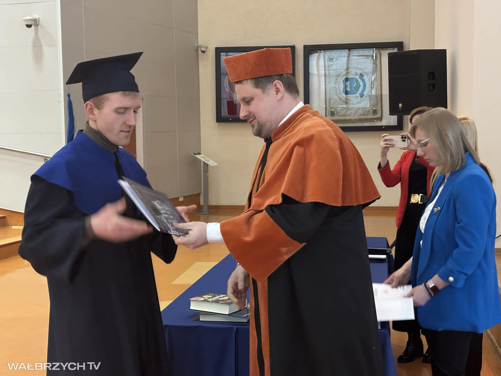52 absolwentów ANS AS gotowych podbić rynek pracy